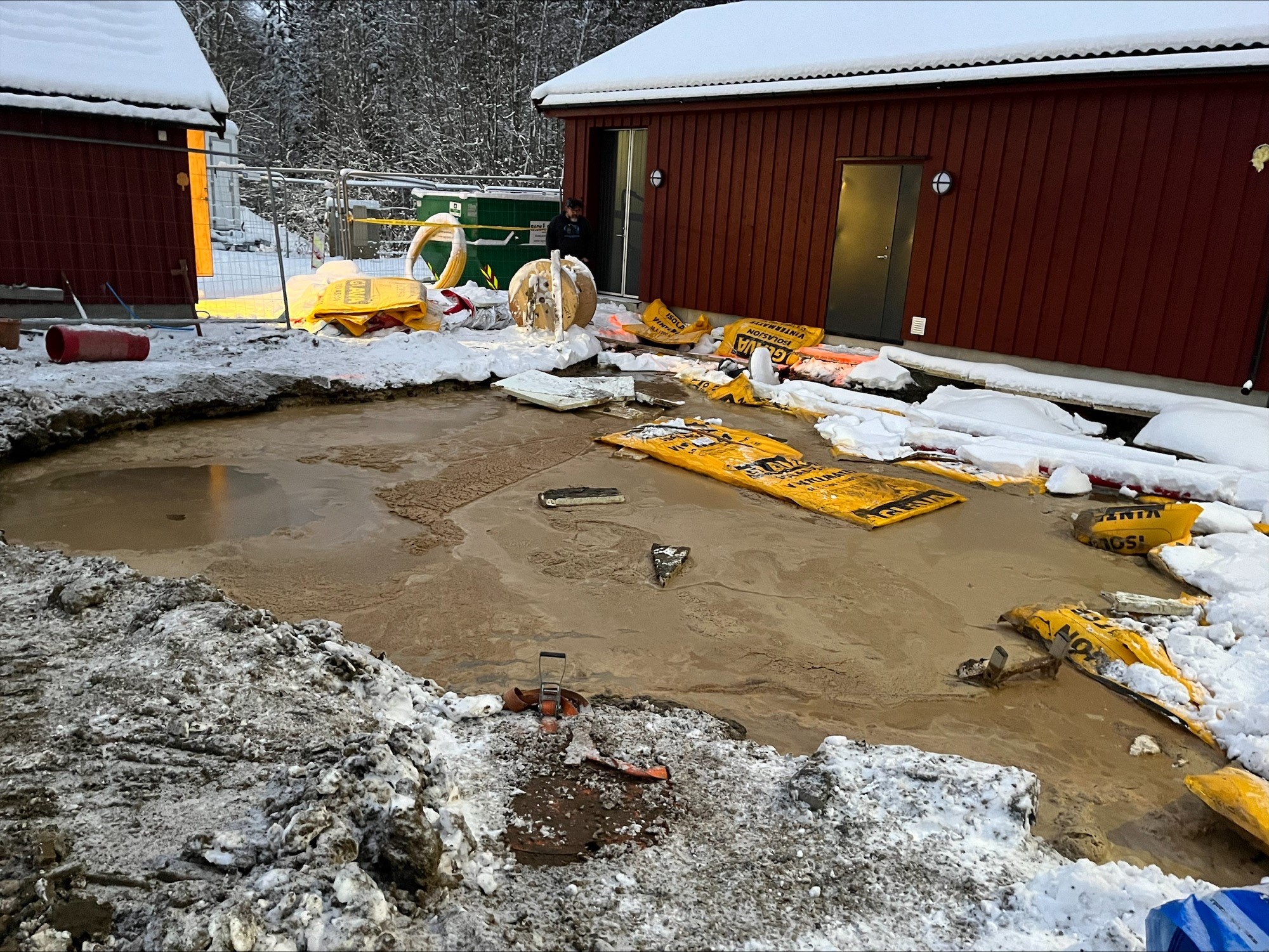 Brudd i pumpeledning ved Pinnebekken avløpspumpestasjon