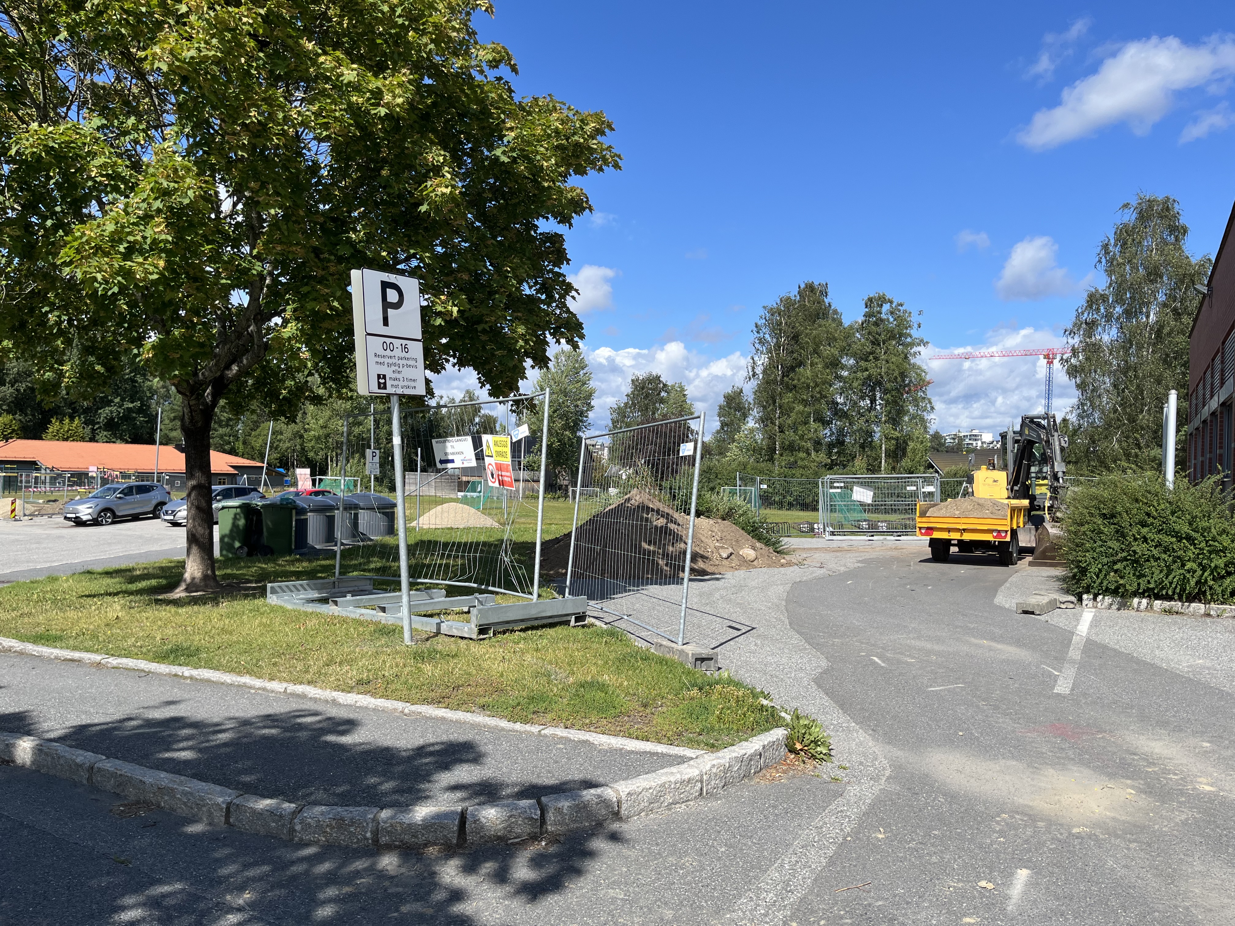 Endelig er vi i gang med utbedring av parkeringsplassen ved Døli skole