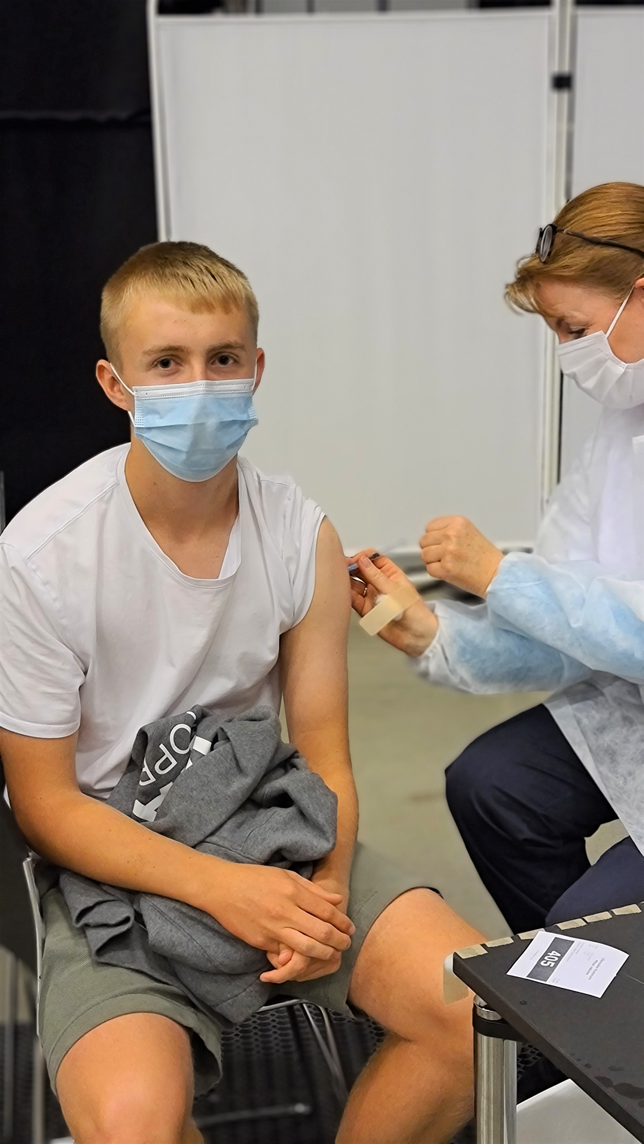 Alle 16- og 17-åringer har fått tilbud om første vaksinedose