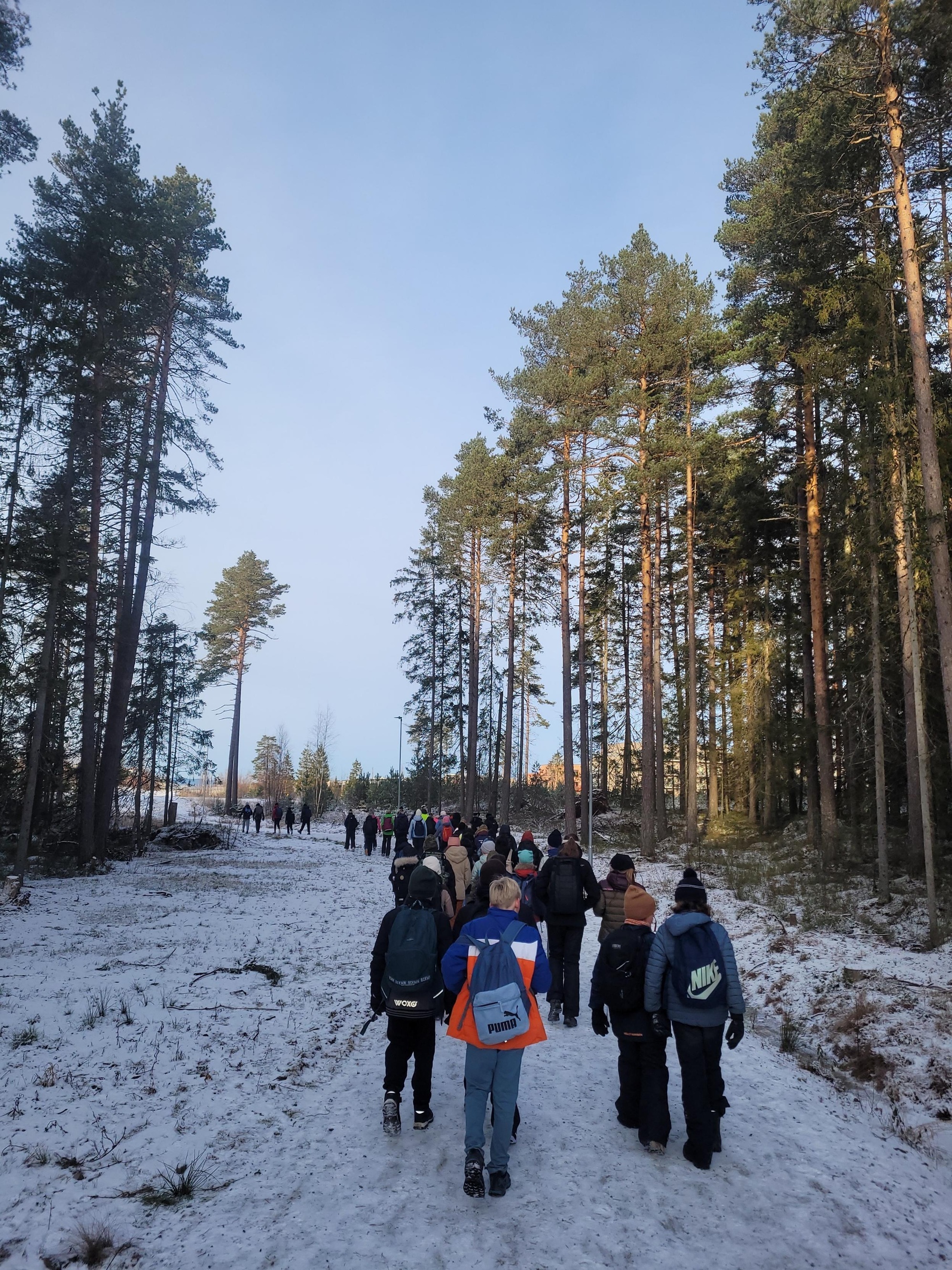 7. trinn og 2. trinn på faddertur!
