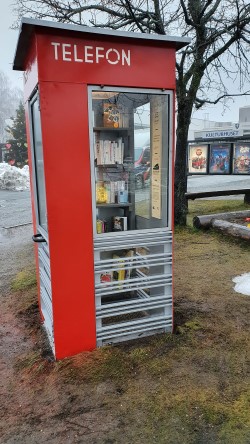 Lesekiosken utenfor rådhuset